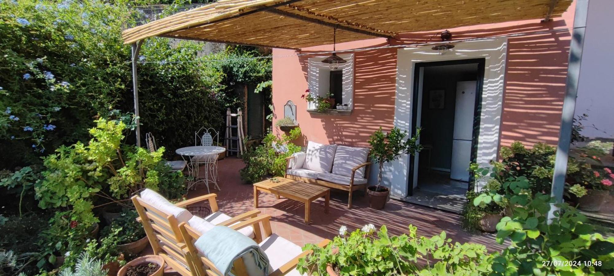 Lally'S Garden Bed & Breakfast ซอร์เรนโต ภายนอก รูปภาพ